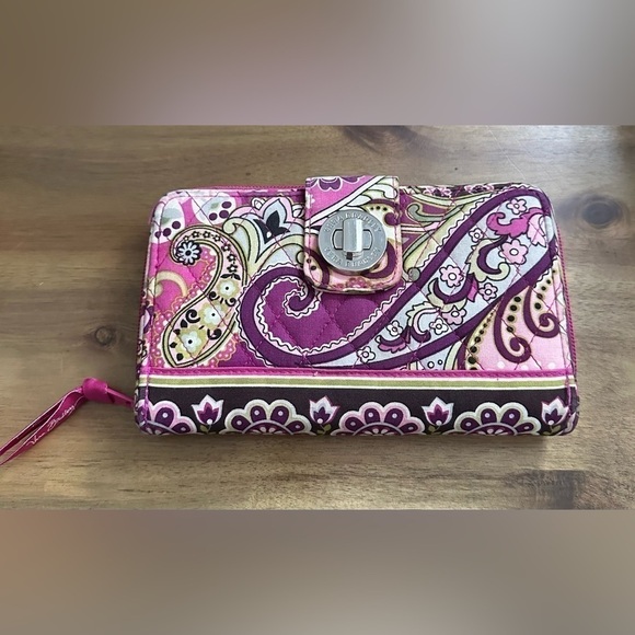 Vera Bradley Handbags - NWOT Vera Bradley Punk paisley clutch wallet